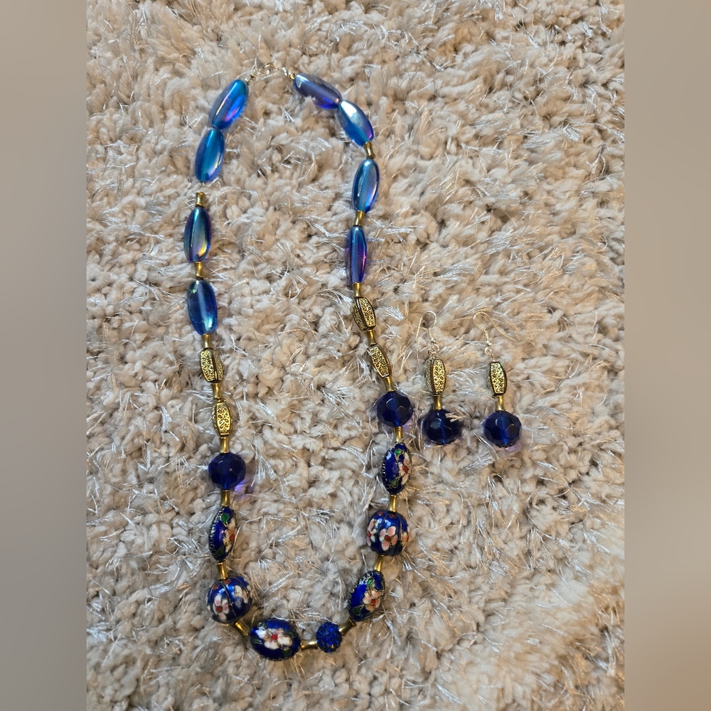Handcrafted necklace and earrings set